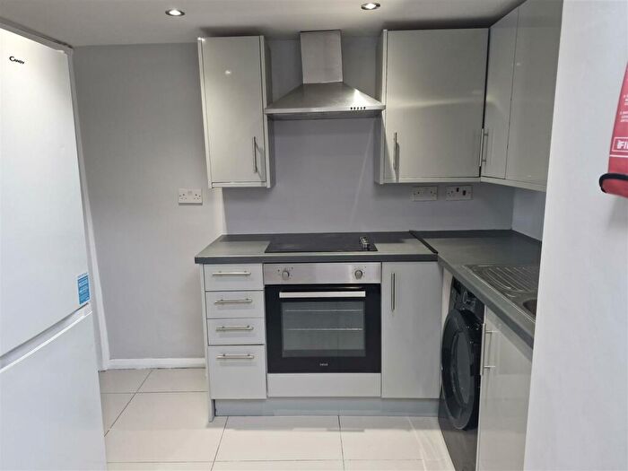 5 Bedroom Terraced House For Sale In Norwood Road, Reading, RG1
