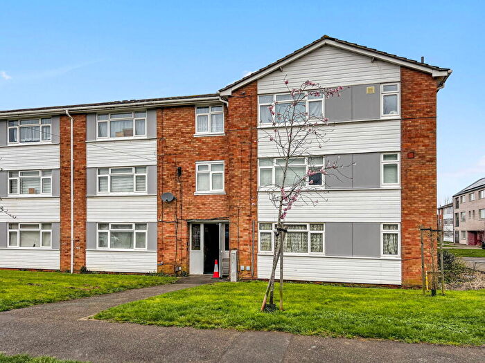 2 Bedroom Flat For Sale In Goodenough Way, Coulsdon, CR5