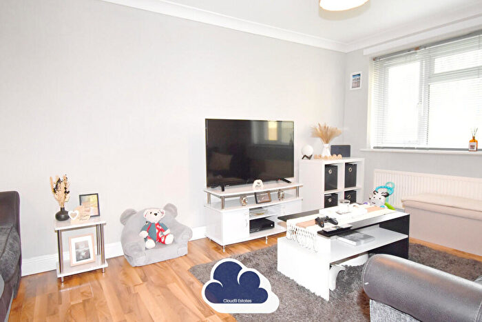 2 Bedroom Apartment For Sale In Attoxhall Road, Coventry, CV2