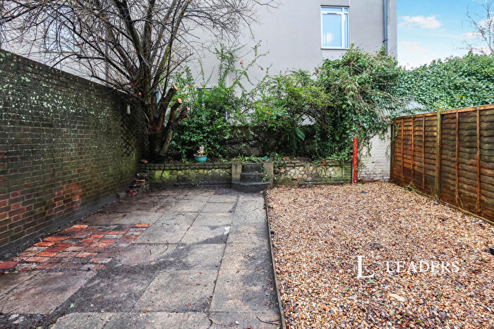 2 Bedroom Flat To Rent In North Street, Poole, Dorset, BH15