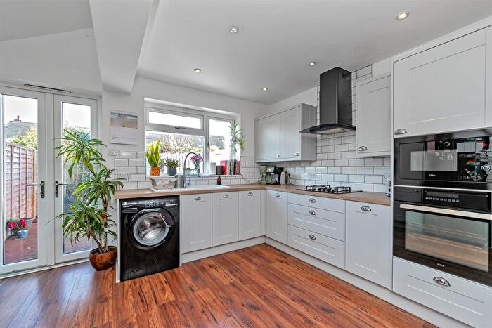 3 Bedroom End Of Terrace House For Sale In Cavendish Road, St. Albans, AL1