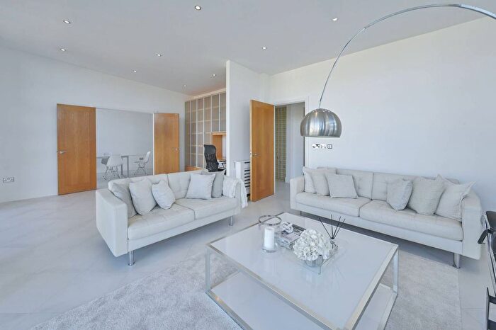 3 Bedroom Flat To Rent In Montaigne Close, Westminster, London, SW1P