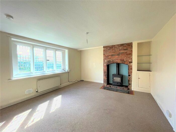 3 Bedroom SemiDetached House To Rent In Tyn Y Bryn Cottages, Tregynon