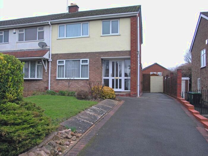 3 Bedroom Semi-Detached House To Rent In Mincing Lane, Rowley Regis, B65