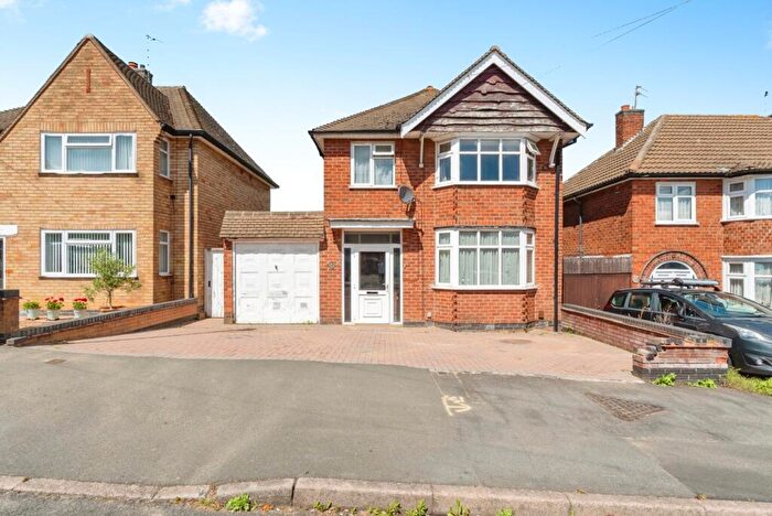 3 Bedroom Detached House For Sale In Harrowgate Drive, Birstall, Leicester, Leicestershire, LE4