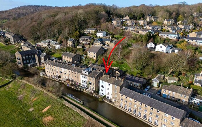 2 Bedroom End Of Terrace House For Sale In Main Street, Farnhill, BD20