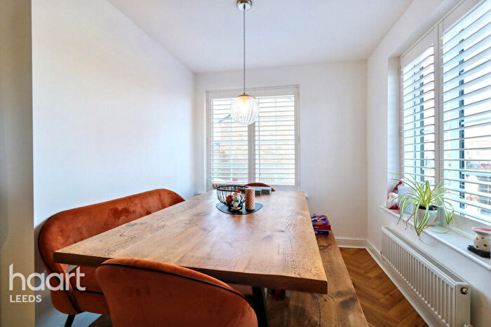 3 Bedroom Detached House For Sale In Ramble Crescent, Leeds, LS25