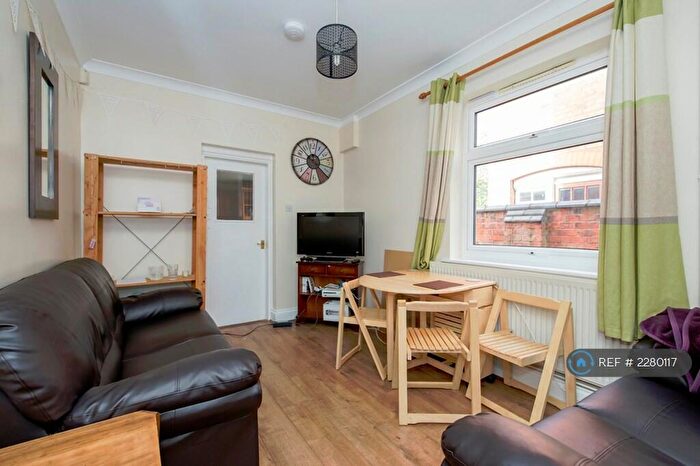 5 Bedroom Terraced House To Rent In Lorne Road, Leicester, LE2
