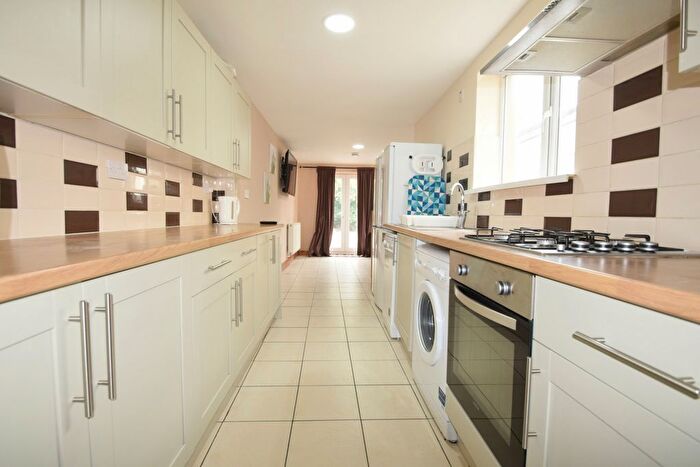 6 Bedroom Terraced House To Rent In Harriet Street, Cathays, CF24