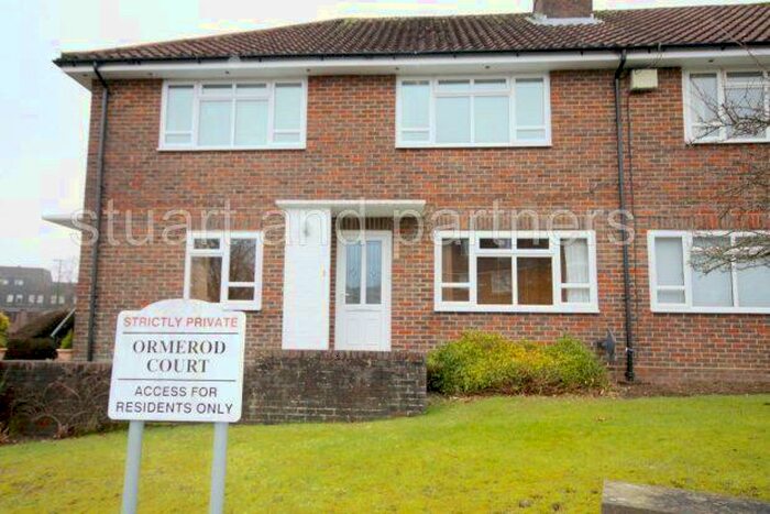 2 Bedroom Flat To Rent In Heath Road, Haywards Heath, RH16