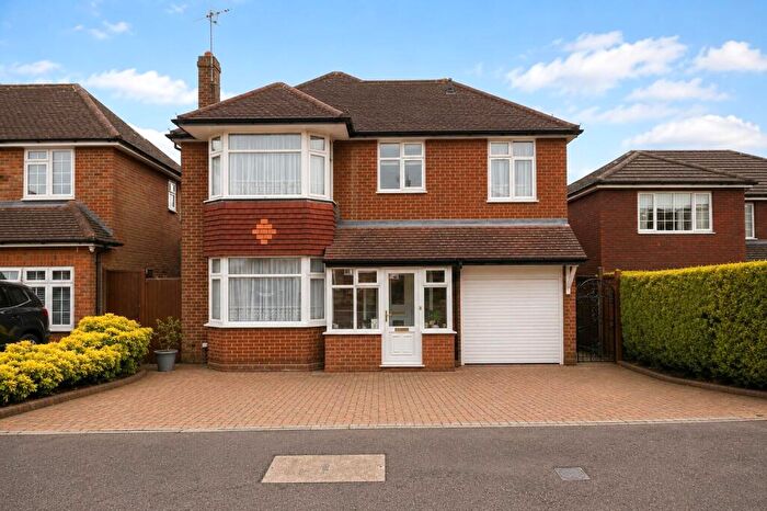 4 Bedroom Detached House For Sale In Sherborne Avenue, Luton, Bedfordshire, LU2