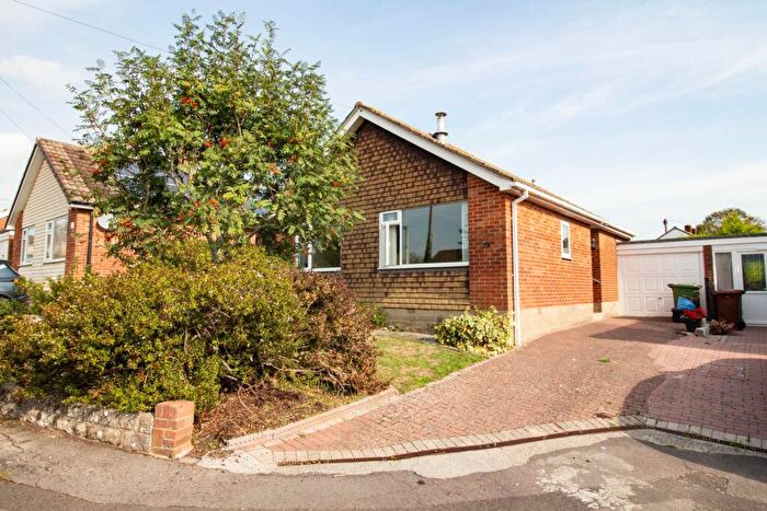 2 Bedroom Detached House For Sale In Meadow Road, Frome, BA11