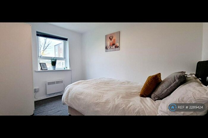 2 Bedroom Flat To Rent In Barton Court, Leamington Spa, CV31