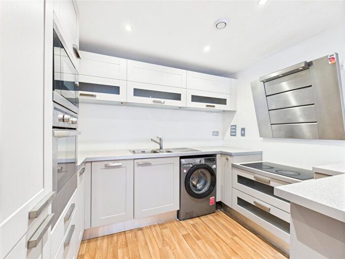 3 Bedroom Apartment To Rent In Avalon, West Street, Brighton, BN1