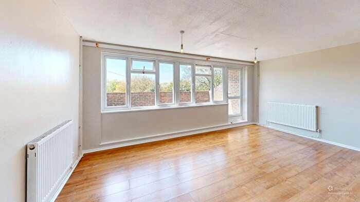 3 Bedroom Maisonette To Rent In Chieftan Drive, Purfleet-On-Thames, RM19