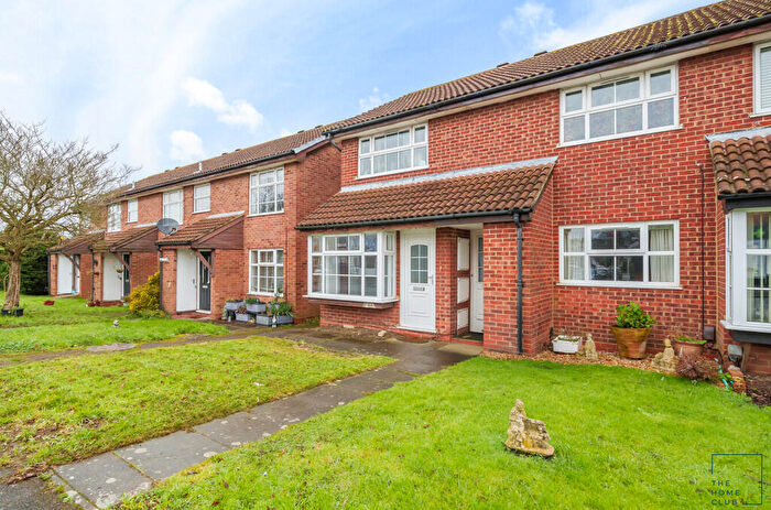 2 Bedroom Flat To Rent In Worplesdon Road, Guildford, GU2