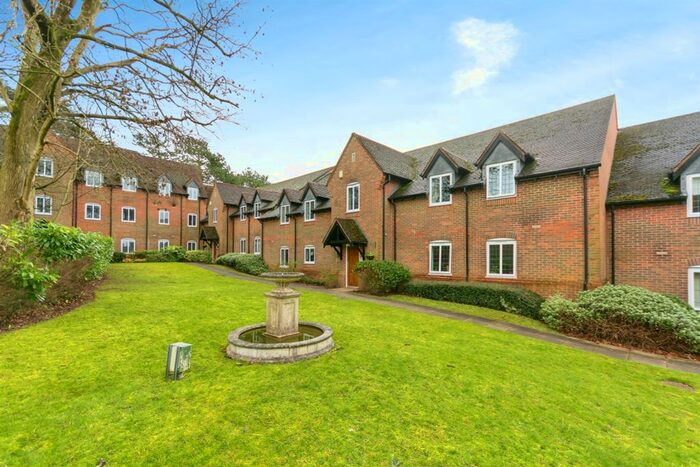 2 Bedroom Flat For Sale In Lea End Lane, Birmingham, B38