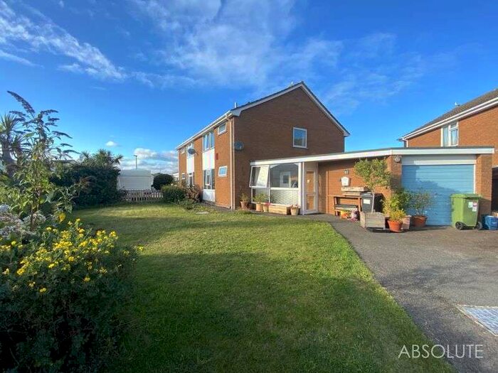 3 Bedroom Property To Rent In West Cliff Park Drive, Dawlish, EX7