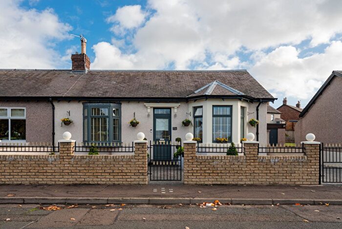 3 Bedroom Semi Detached Bungalow For Sale In Broadhurst Road, Easthouses, Dalkeith, EH22