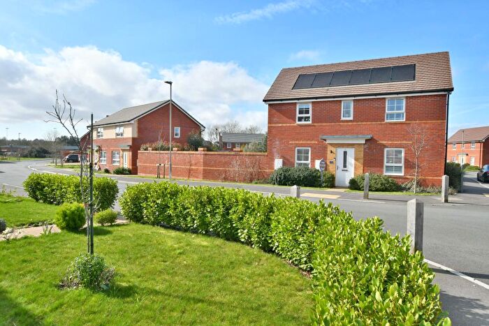 3 Bedroom Detached House For Sale In Lonsdale Road, Wimborne, BH21