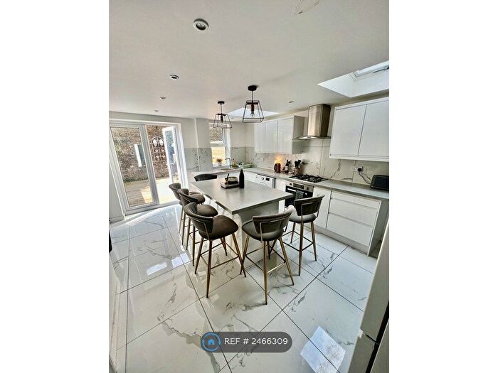 6 Bedroom Terraced House To Rent In Dayton Grove, London, SE15