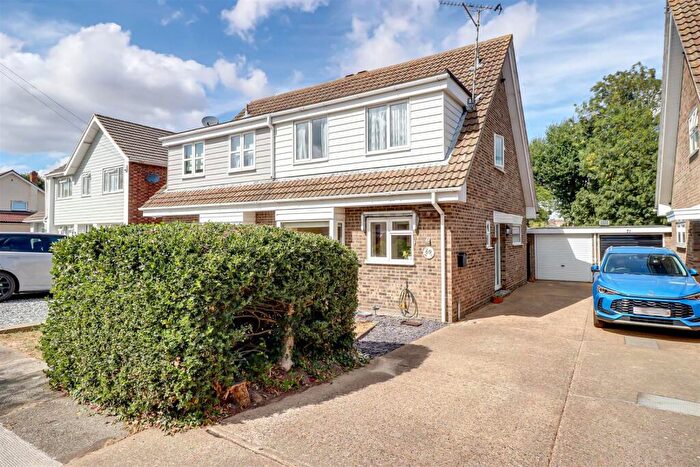 3 Bedroom Semi Detached House For Sale In Kings Park, Benfleet, Essex, SS7