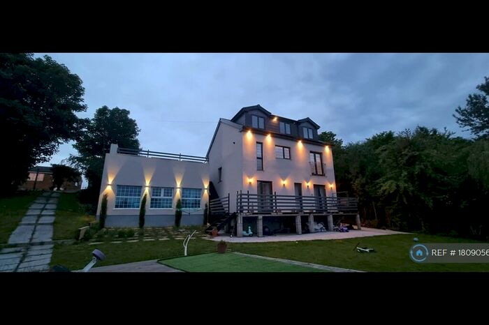 7 Bedroom Detached House To Rent In Woodthorpe Road, Nottingham, NG5