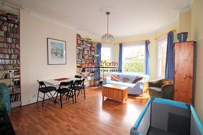 1 Bedroom Apartment To Rent In Keyes Road, Kilburn, NW2