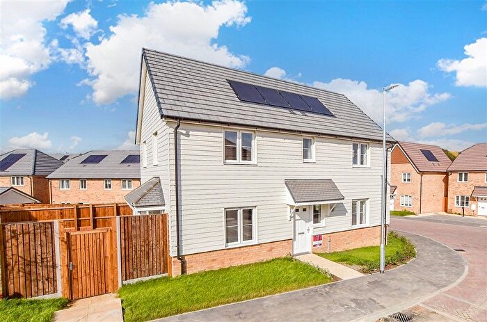 4 Bedroom Detached House For Sale In Chestnut Grove, Borden, Sittingbourne, Kent, ME9