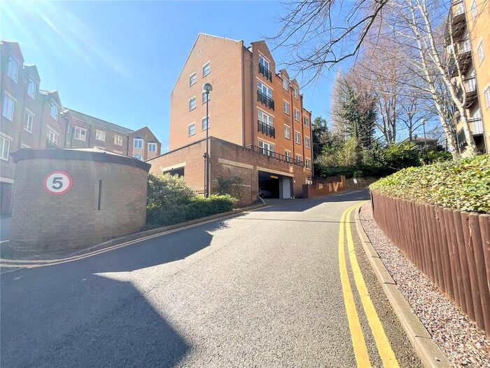 2 Bedroom Flat To Rent In Caversham Place, Sutton Coldfield, West Midlands, B73