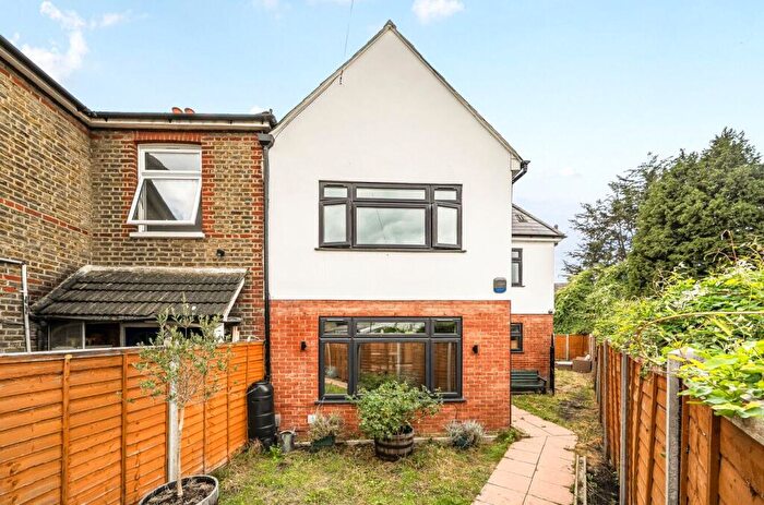 2 Bedroom Semi Detached House For Sale In Greenside Road, Croydon, CR0