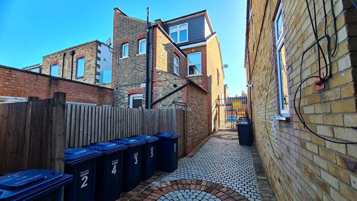 1 Bedroom Flat To Rent In Limerick Mews, London, N2