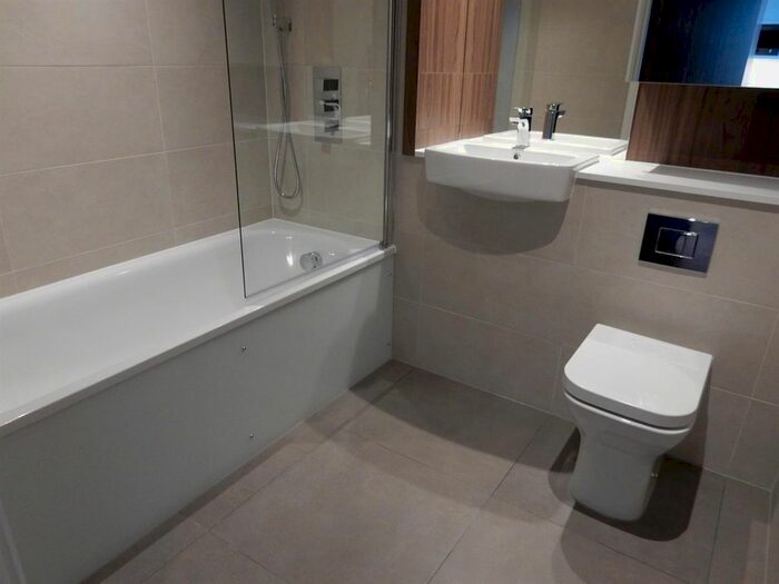 1 Bedroom Flat To Rent In Merrick Road, Southall, UB2