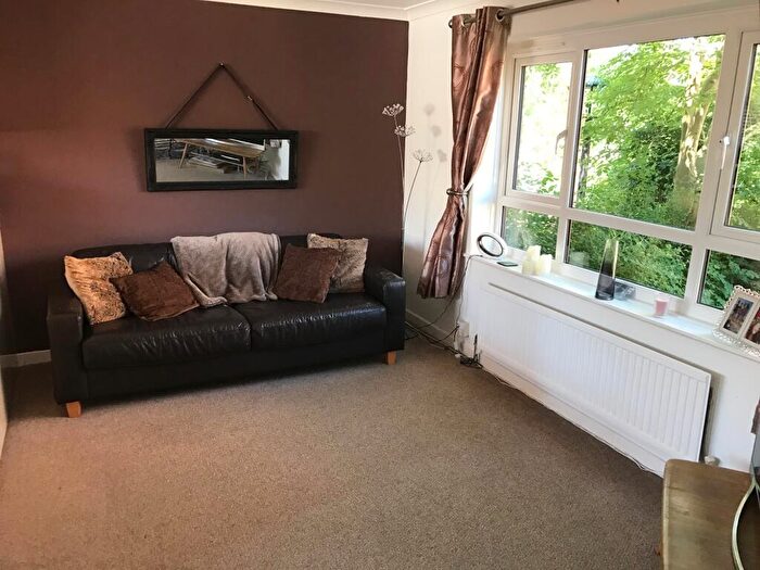 2 Bedroom Apartment To Rent In Jubilee Gardens; New Mills., SK22