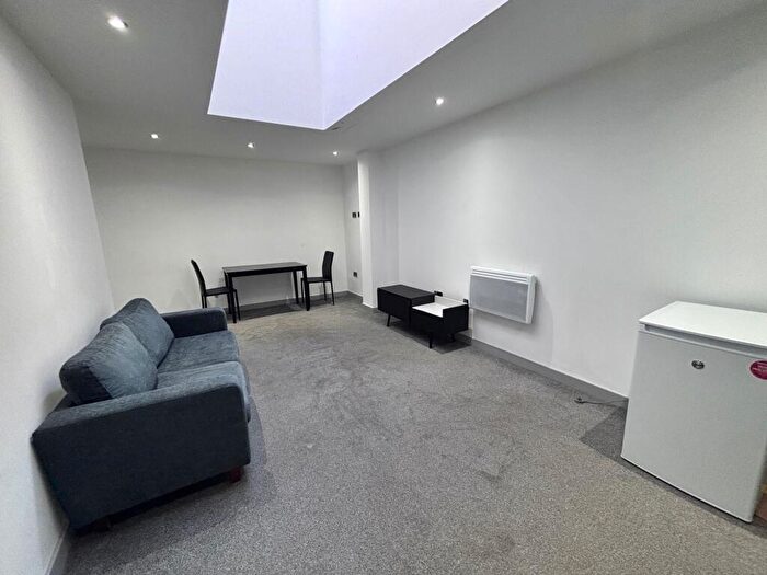 1 Bedroom Apartment To Rent In South Street, Hull, HU1