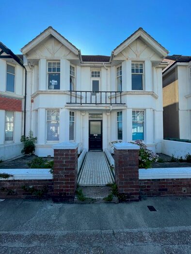 Studio To Rent In Langdale Gardens, Hove, BN3