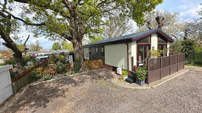 3 Bedroom Park Home For Sale In Westgate Park, Sleaford, NG34