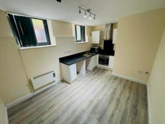 1 Bedroom Flat To Rent In Flat, Ednam Court, Ednam Road, Dudley, DY1