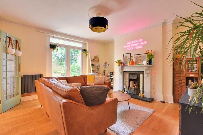2 Bedroom Flat To Rent In Lewisham Hill, London, SE13