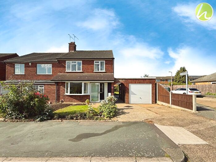 3 Bedroom Semi-Detached House For Sale In Monks Haven, Stanford-Le-Hope, SS17