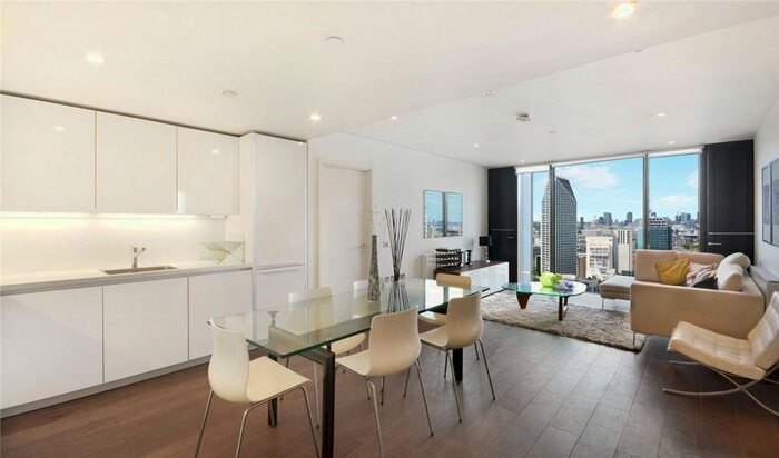 3 Bedroom Flat To Rent In Walworth Road, Elephant And Castle, London, SE1