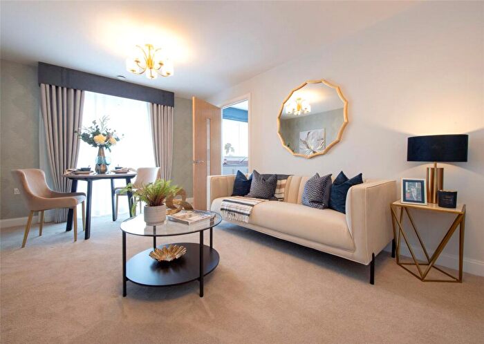 2 Bedroom Flat For Sale In Sewardstone Road, Waltham Abbey, Essex, EN9