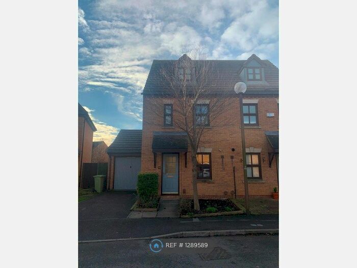 3 Bedroom Semi-Detached House To Rent In St. Helens Grove, Monkston, Milton Keynes MK10