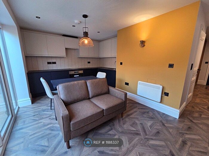 1 Bedroom Flat To Rent In Sherwood, Nottingham, NG5