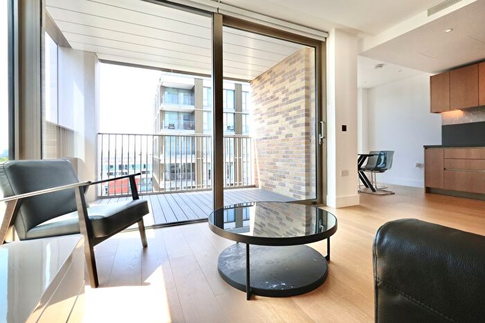 2 Bedroom Flat To Rent In Palmer Road, London, SW11