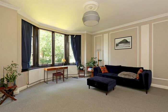 2 Bedroom Flat To Rent In Woodborough Road, SW15