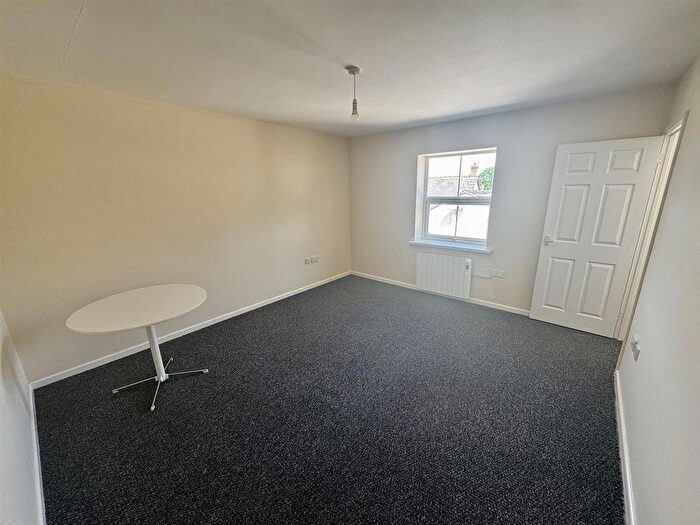 2 Bedroom Flat To Rent In A Mountjoys Lane, Cinderford, GL14