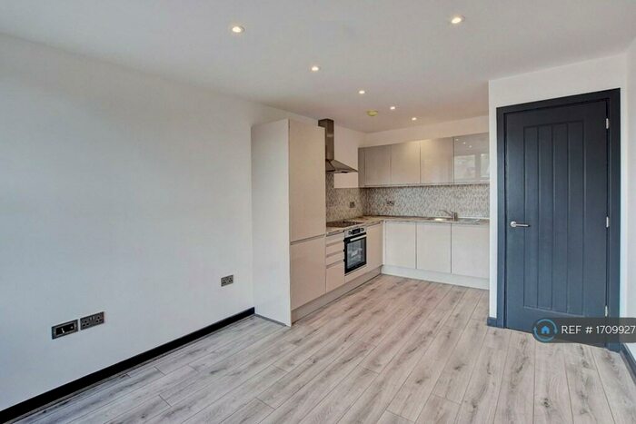1 Bedroom Flat To Rent In Trinity Apartments, Leeds, LS13