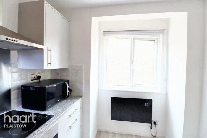 1 Bedroom Apartment For Sale In Jade Close Royal Docks, London, E16