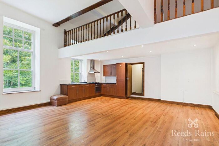 1 Bedroom Penthouse For Sale In Wellfield Terrace, Todmorden, OL14